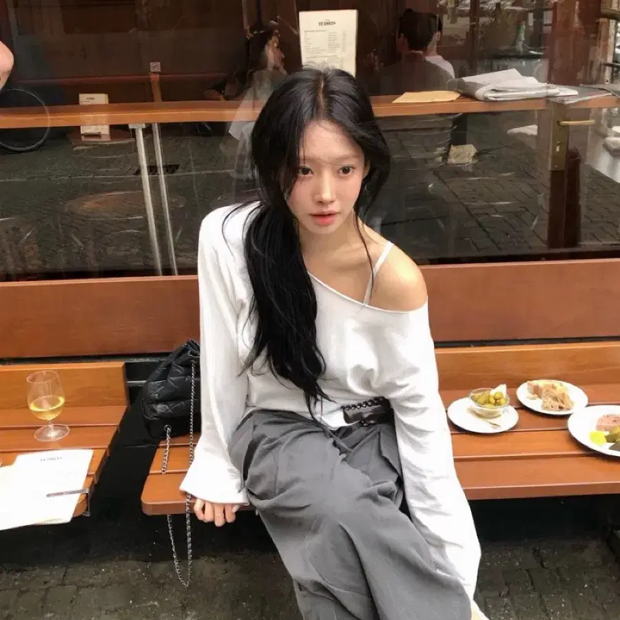샵리즈 지젤 언발 티 화이트 Giselle unbal tee