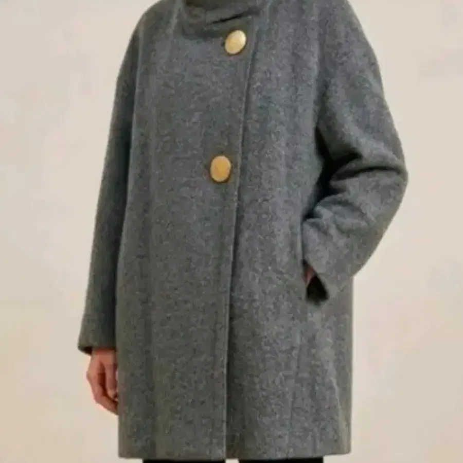 하이넥 모직코트