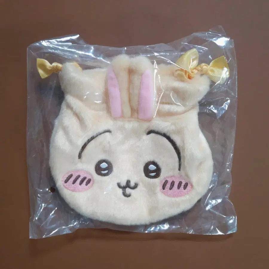 치이카와 페이스 파우치 가챠 우사기
