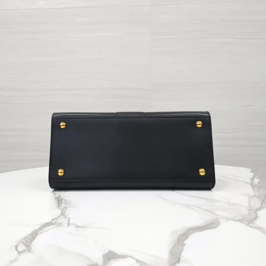 델보 브리앙 MM 박스 카프스킨 블랙 금장 토트 숄더백 사진 7