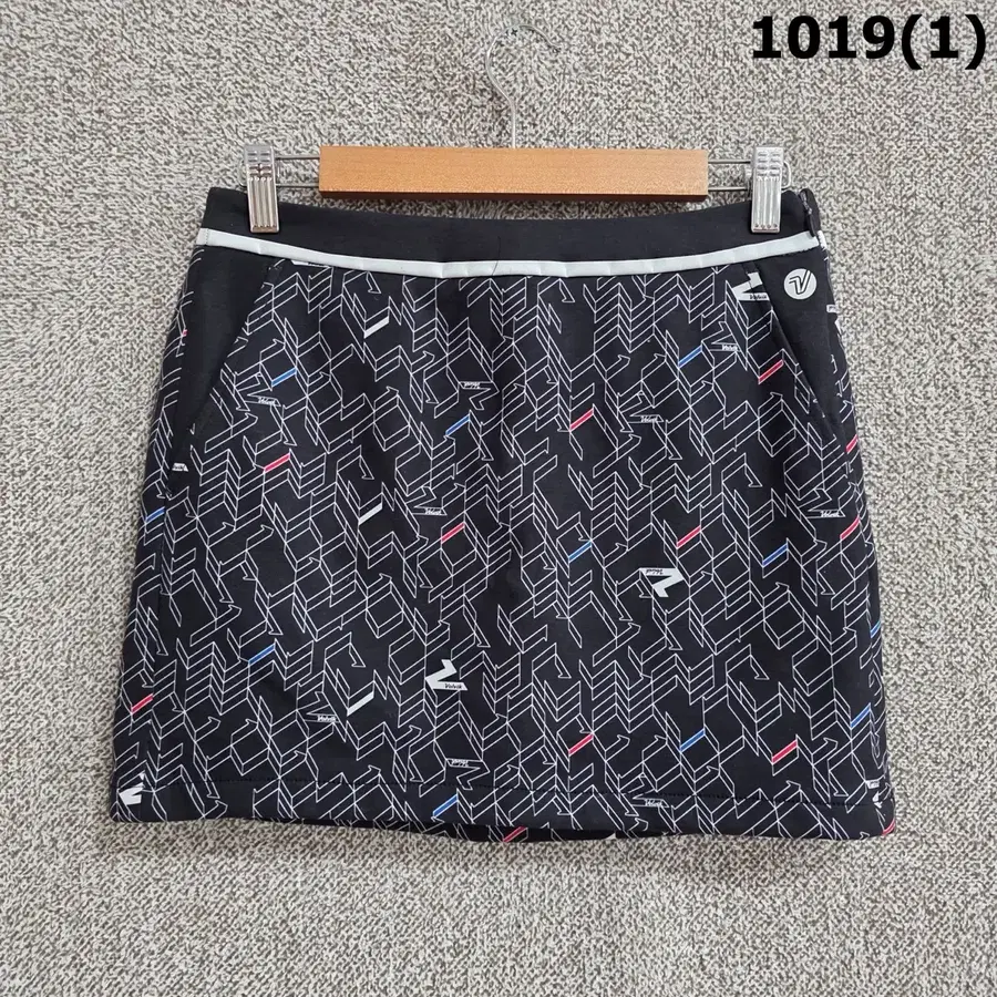 볼빅 블랙 패턴 스커트 67