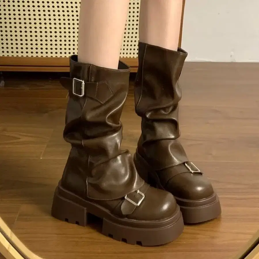슬라우치 부츠