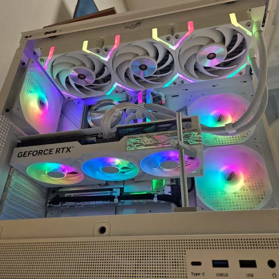 9800x3d, b850m wifi, rtx 5080 갤럭시 화이트 본체