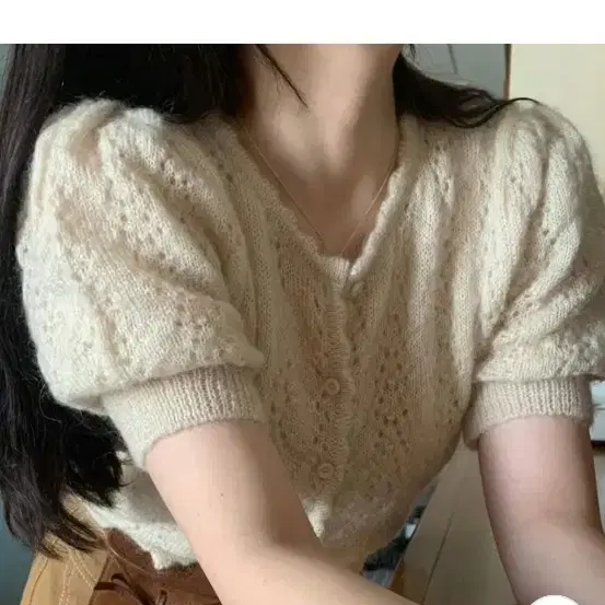 모헤어 퍼프소매니트