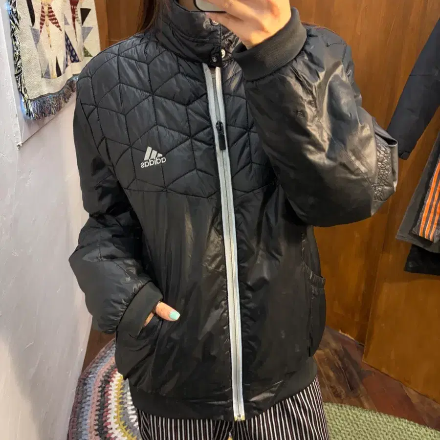 아디다스 퀼팅 경량패딩 h825