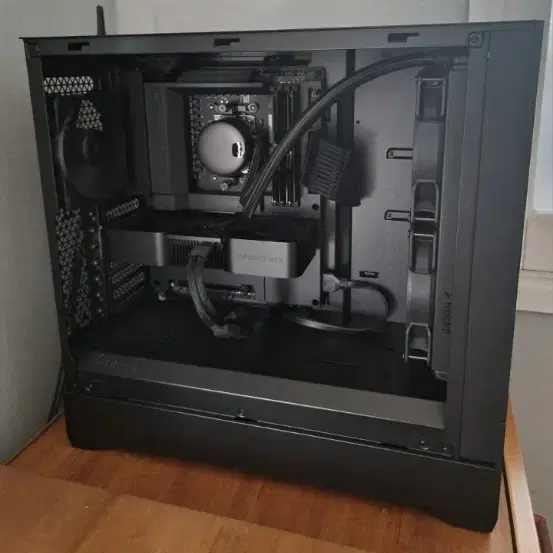 그래픽카드 RTX 4070fe super 라이젠9 7900 / Fractal Design 케이스