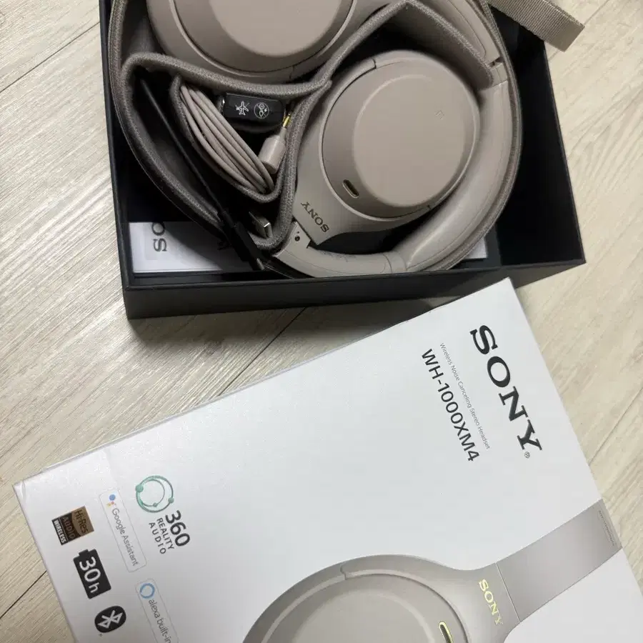 소니 WH-1000XM4 헤드폰 실버베이지
