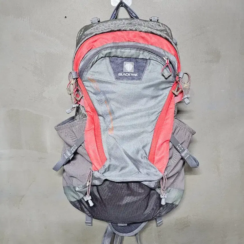 ブラックヤクビューア28L登山バックパック