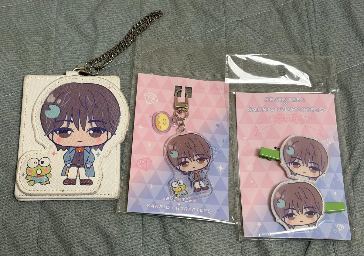 Seventeen the8 Sanrio Collaboration Card Wallet, keyring, hair pin bulk