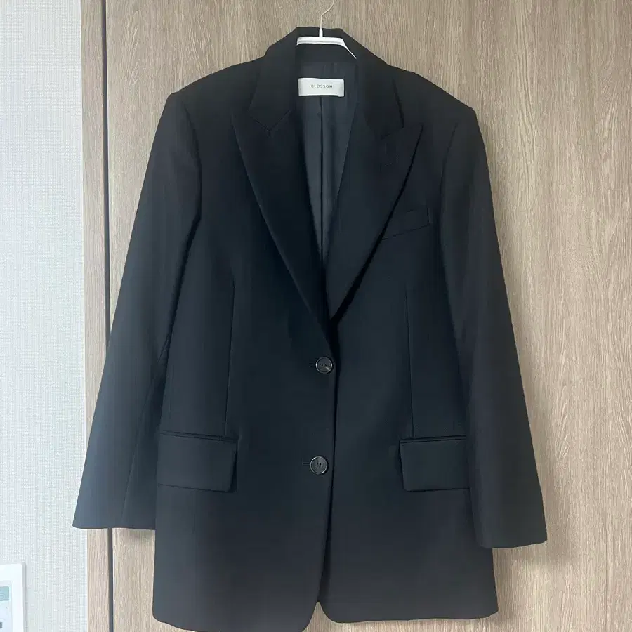 (새상품)블러썸(BLOSSOM H Company)테일러드 자켓 블랙