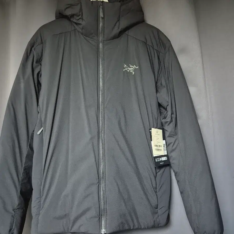 25FW 아크테릭스 아톰 SV 블랙 (L)