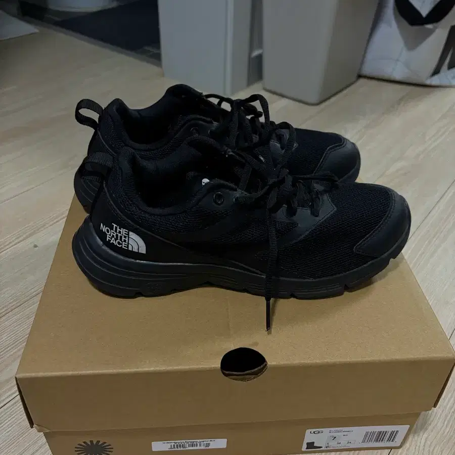 노스페이스 NS93R02A 레이 스트라이드 블랙 240