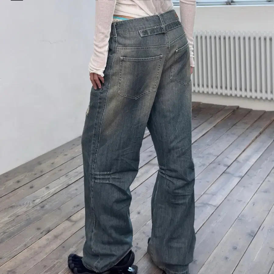 포르테나 CINCH BACK CURVED JEANS-BLUE 데님 연청 중청 진청 버클 청바지 와이드 세미와이드 부츠컷