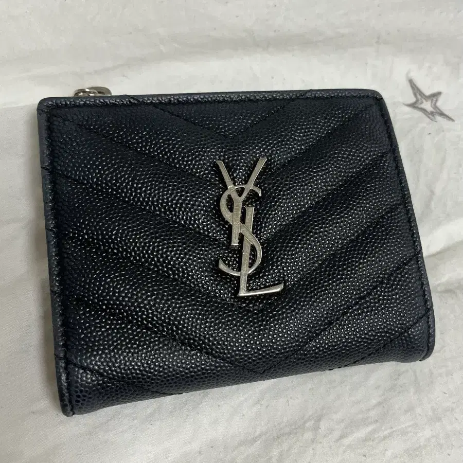 정품아닐시할복) 생로랑 YSL 입생로랑 모노그램 마틀라세 은장 반지갑