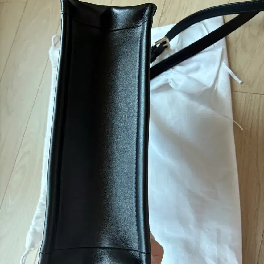 디올 북토트 미니 레더 토트백 사진 5