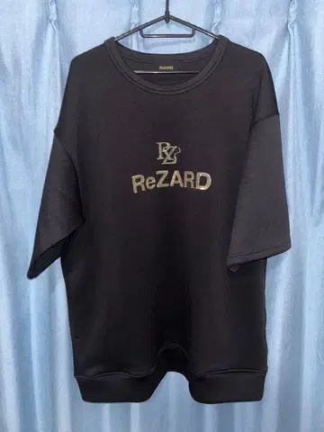 ReZARD 스팽글 로고 반팔 맨투맨 블랙