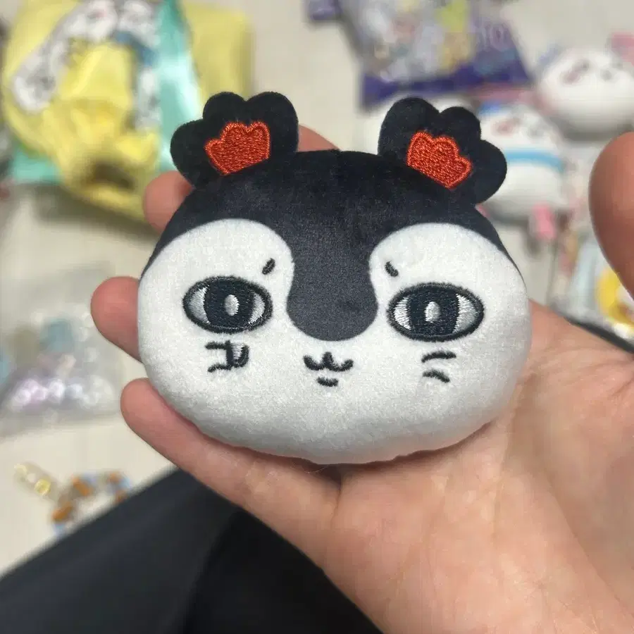 치이카와) 우는 세이렌 뱃지 팝니다~