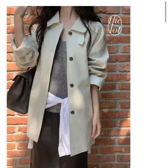베르가못 하프 트렌치 코트 크림색