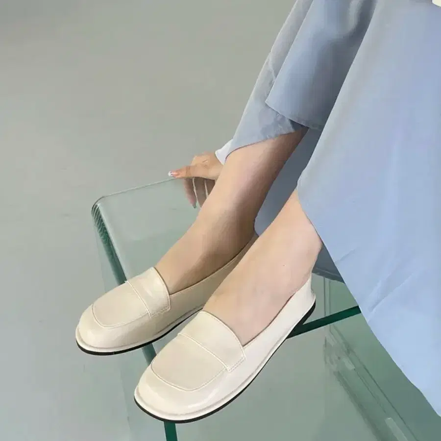 로퍼 아이보리