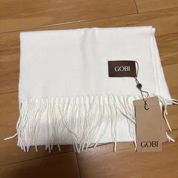 새상품, 미사용 GOBI 캐시미어 머플러 화이트