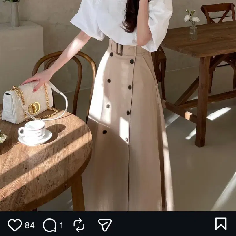 교신 에바빈 트렌치코트 벨트 베이지 롱 스커트 휴양지