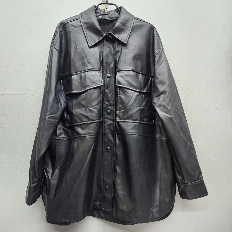 자라 ZARA 빅 투포켓 페이크 레더 셔츠형 자켓 L(L~XL)
