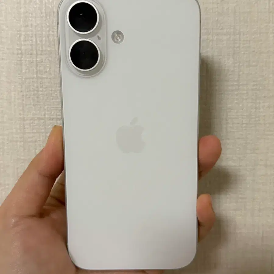 아이폰 16 화이트 256GB 판매합니다