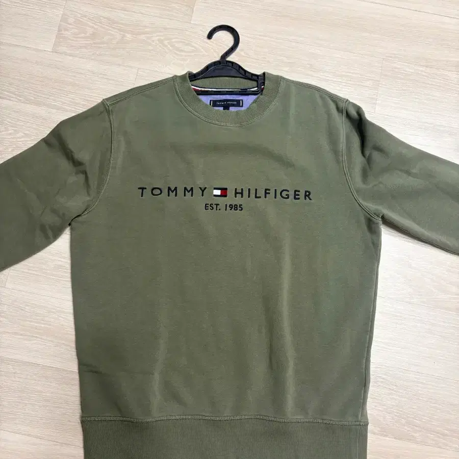 타미 힐피거(TOMMY HILFIGER)맨투맨 카키