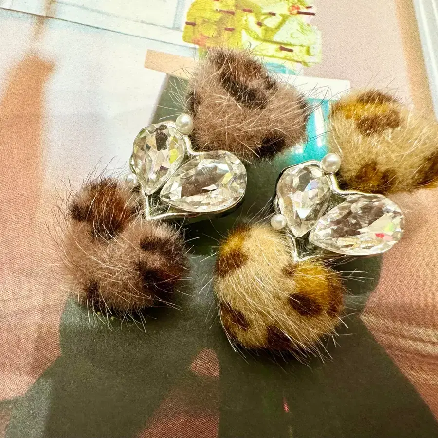 호피송치하트보석 헤어집게핀