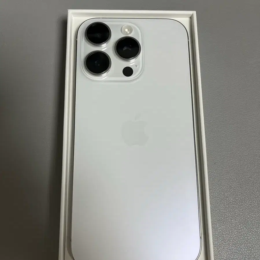 아이폰 16프로 128gb 화이트