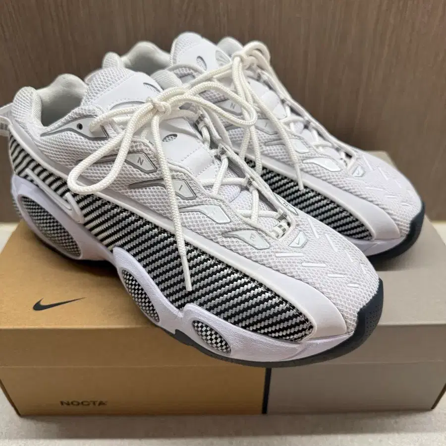 (280) 나이키 녹타 글라이드 화이트 블랙