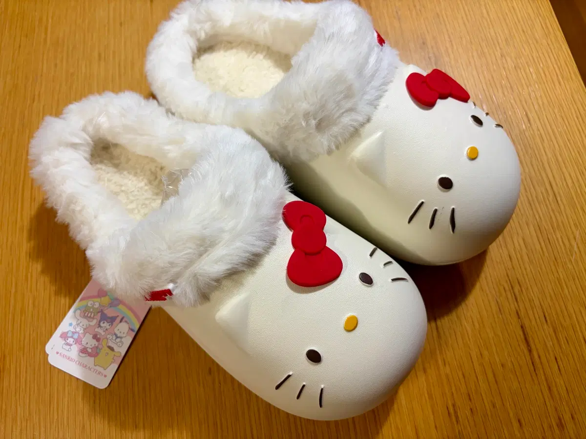 Sanrio Hello Kitty Fur Slippers White