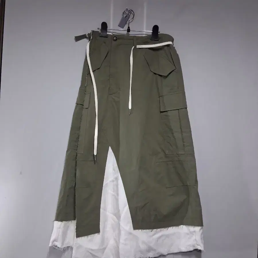 써니부티크 카키색 카고 스커트(M)