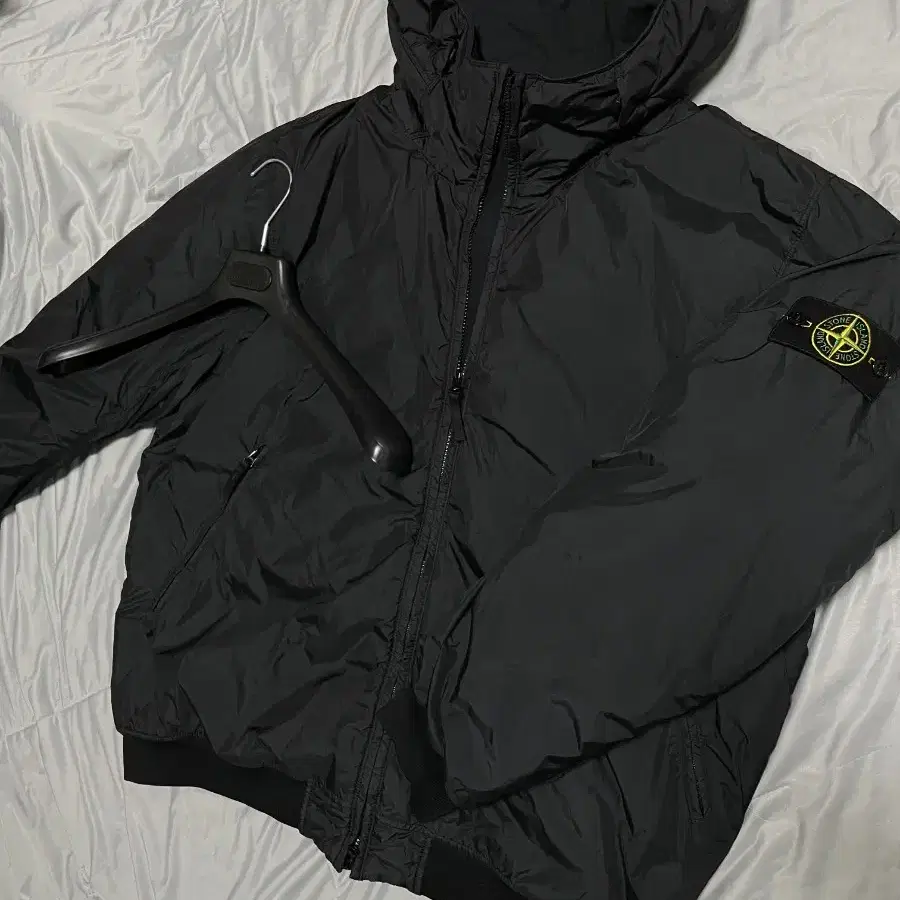[3xl] 백화점판 24fw 스톤아일랜드 크링클랩스 경량패딩 바람막이 자켓 블랙