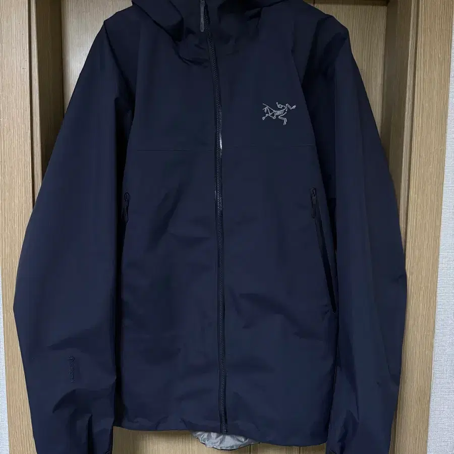 아크테릭스 베타 블랙 사파이어 FW24 L