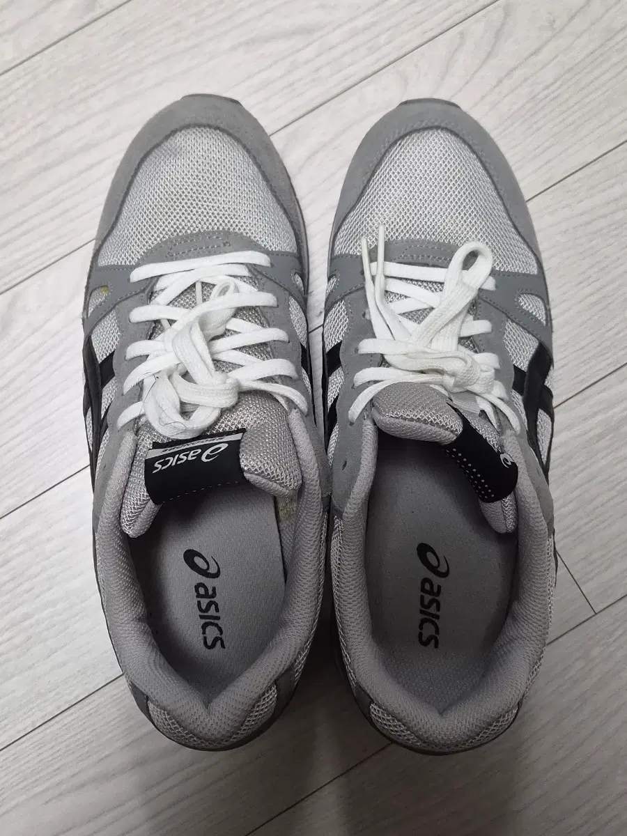 Asics sneakers 270