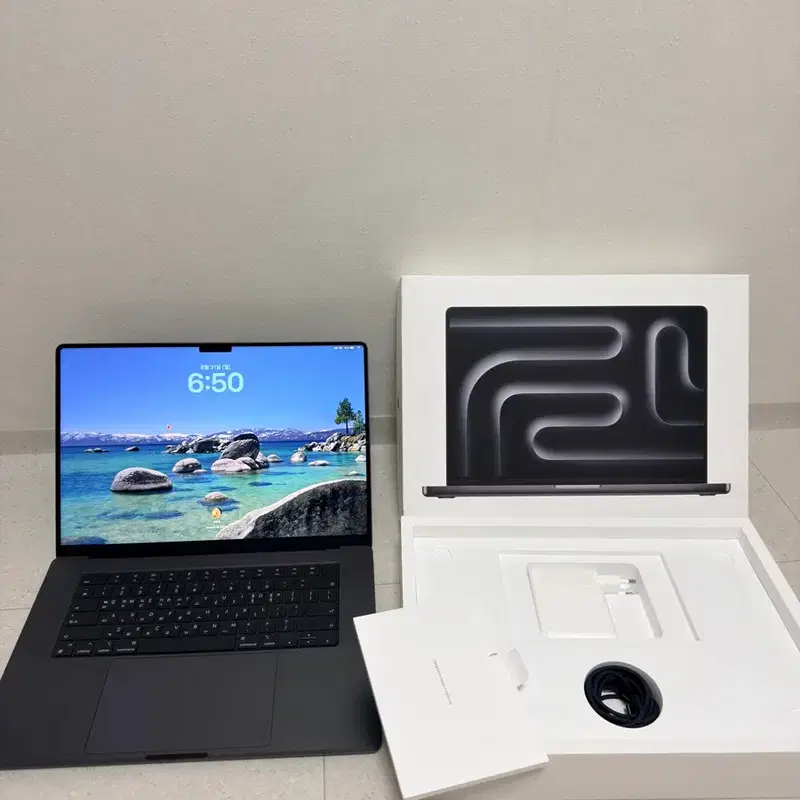 맥북 프로 16 m4 max 36 / 1tb 블랙