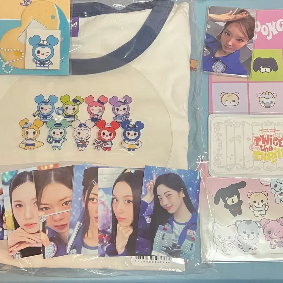 트와이스팝업 굿즈(티셔츠+포토홀더세트+트레카+@)