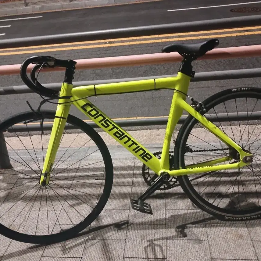 コンスタンティン ピクシー 自転車イエロー