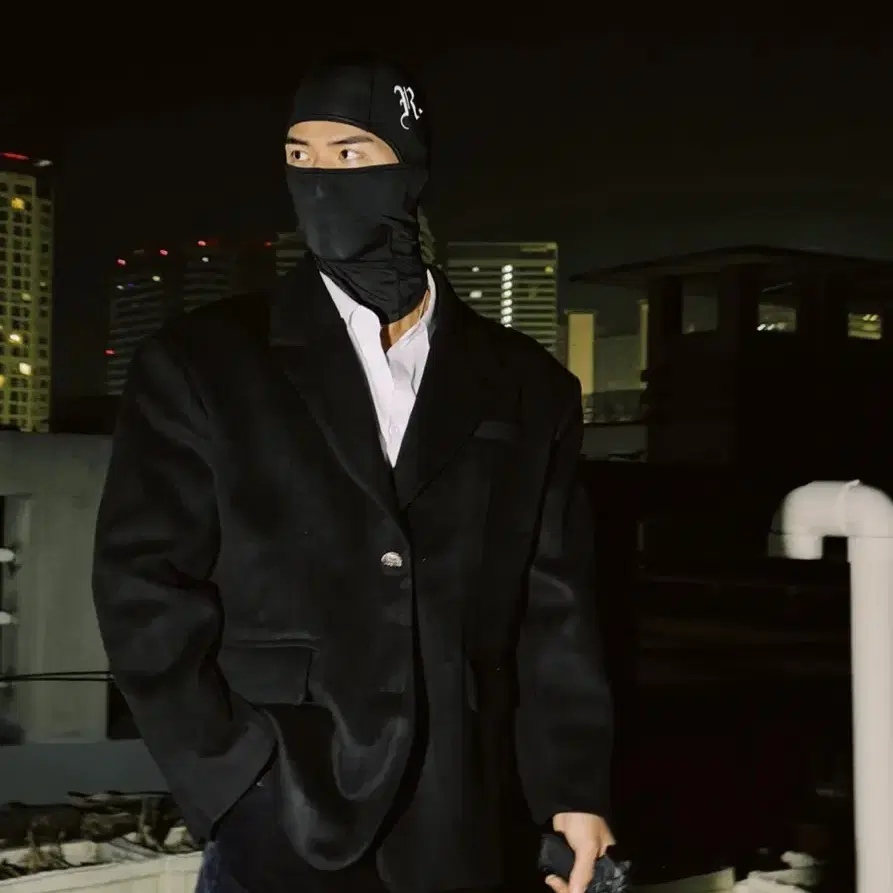알강도 톰하디 블랙 오버핏 울 블레이저