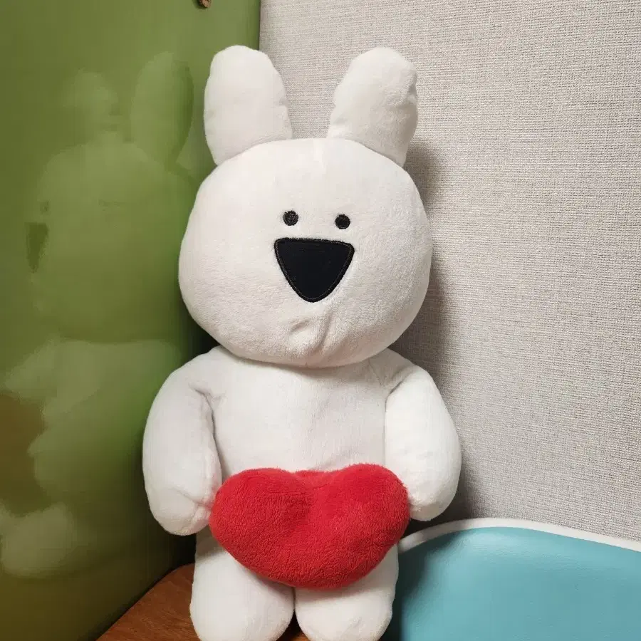 하얀색 토끼 빨간색 하트 중형인형 35cm