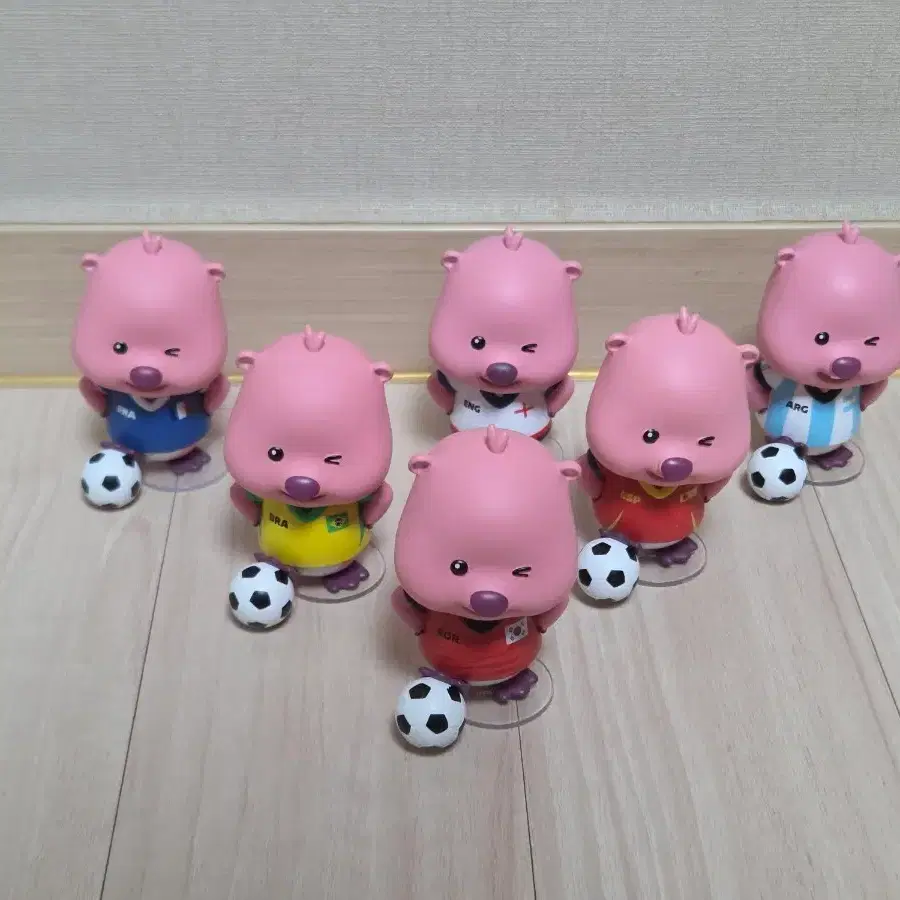 잔망루피 월드컵 피규어 풀셋 팝니다