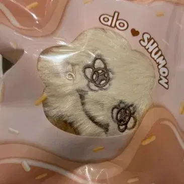 アロ ジス シュモンキーリング人形キャラメルクリーム BLACKPINK ALO JISOO SHUMON BLACKPINK