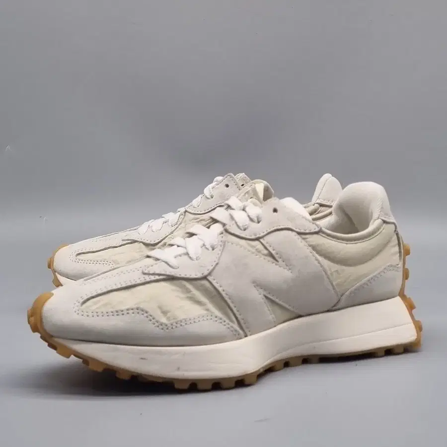 cc 뉴발란스 327 스니커즈 230