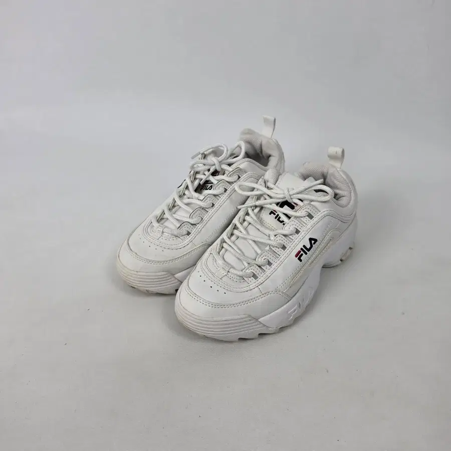 휠라 디스럽터 2 화이트 어글리 운동화 230.ㄱ