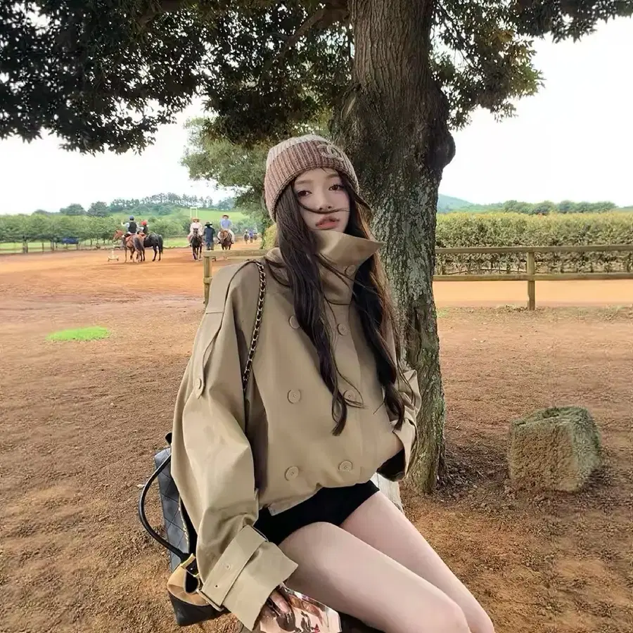 베이지색 더블 버튼 루즈핏 자켓