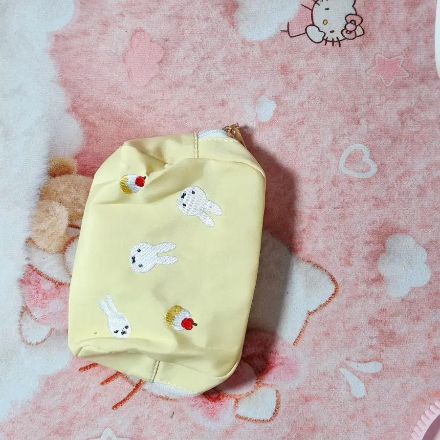 미피 옐로우 파우치