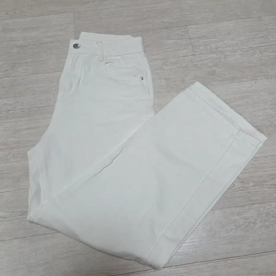 플라스틱아일랜드 화이트 데님 팬츠M