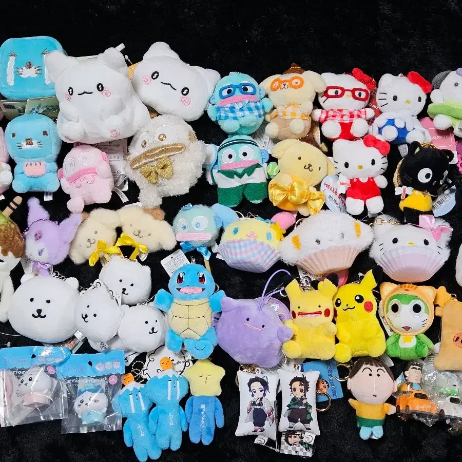 인형 키링 팔아요(상점에 다른거 많아요(농담곰 치이카와 하치와레 포켓몬 메타몽 피카츄 나메코 케로로 짱구 팩맨 유키오 후지산