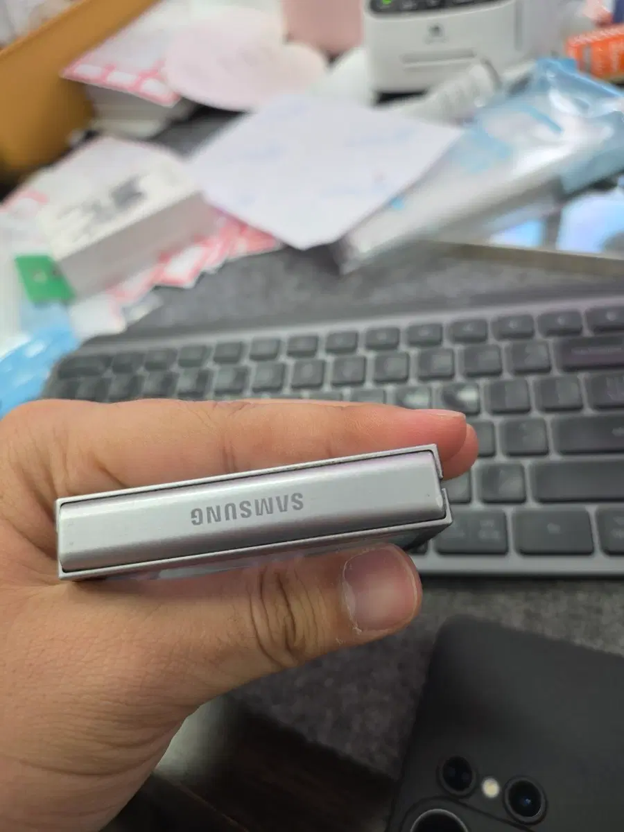 (2475) Galaxy Z Flip6 256 clean device sell